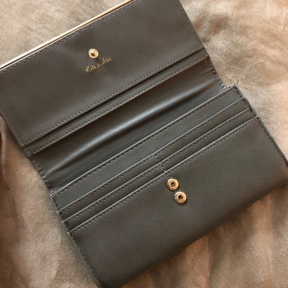 Gray wallet - Picture 2 of 4